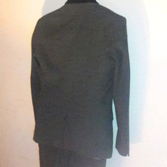 EDGE BY WD:NY Grey Wool Suit with Black Velvet Trim - Picture 8 of 10